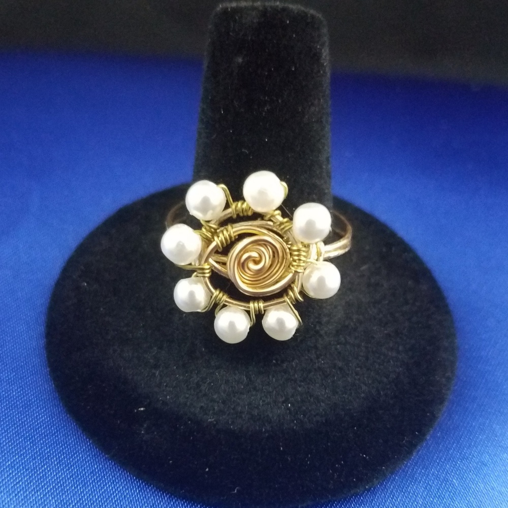 🍃 Hand Made Gold Flower Ring Size 7.5